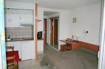 Residence La Renovation Thonon-les-Bains 2*,